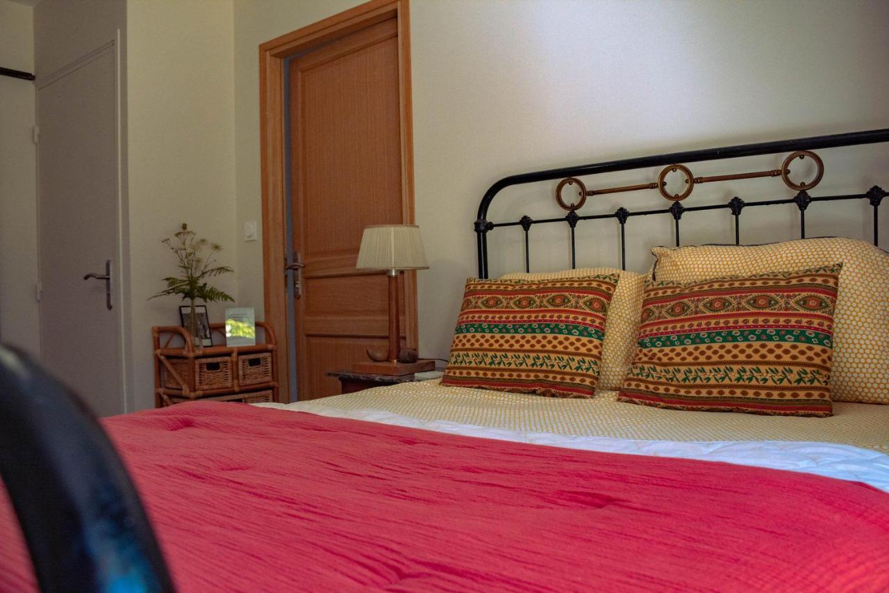Bed and Breakfast Les Jardins De Nanine Lapleau Экстерьер фото