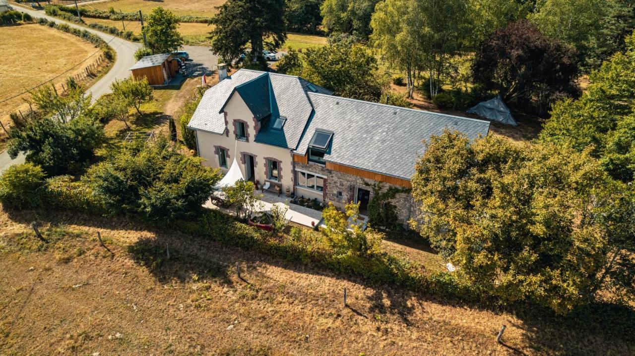 Bed and Breakfast Les Jardins De Nanine Lapleau Экстерьер фото